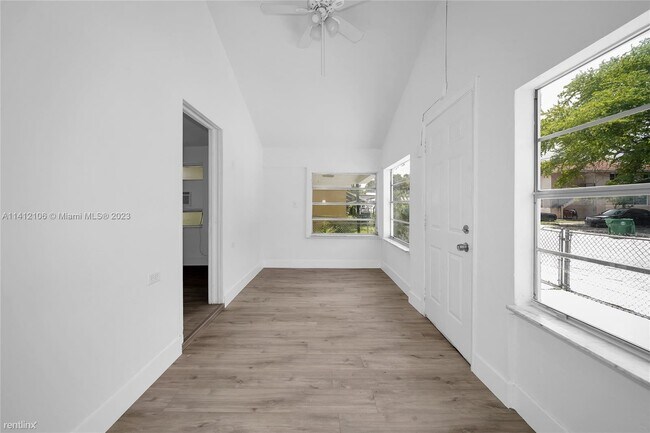 Building Photo - 3 br, 1 bath House - 1520 NW 58th Ter