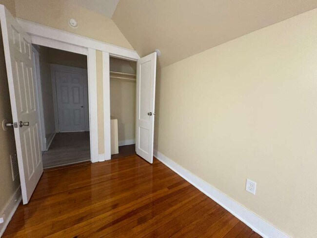 Foto del edificio - 107 Sheffield Ave