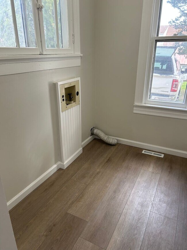 Foto del edificio - 1039-1039 S 12th St