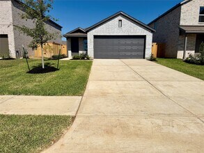 Building Photo - 28722 Bottom Grass Trl
