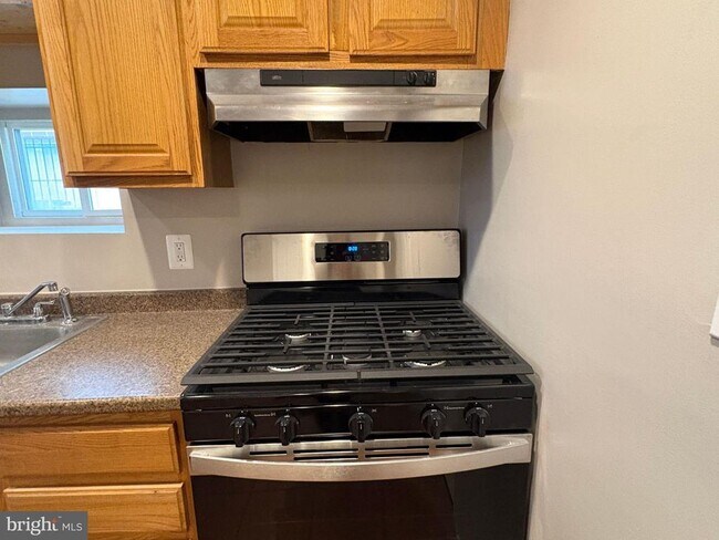 Building Photo - 5126 Call Pl SE