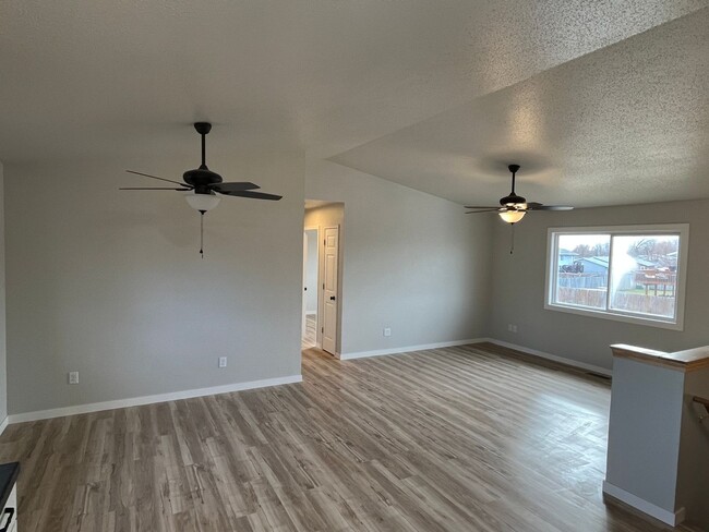 Building Photo - 4 Bedroom, 2 Bathroom, New remodeled Home ...