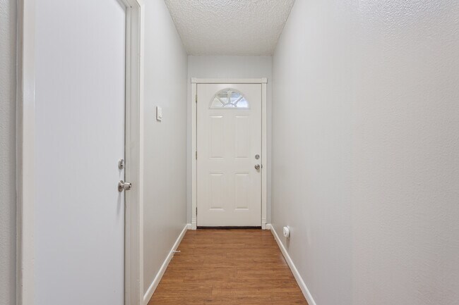 Foto del edificio - 407 Crescent St