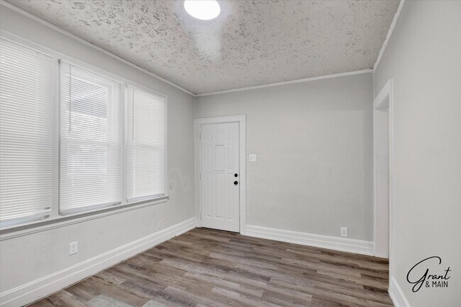 Foto del edificio - 3509-3511 Concord St - Dexter McKenzie
