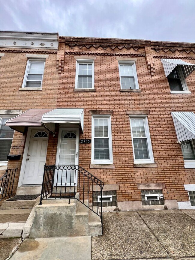 Foto del edificio - Stunning 2-Bedroom Townhome with Partially...