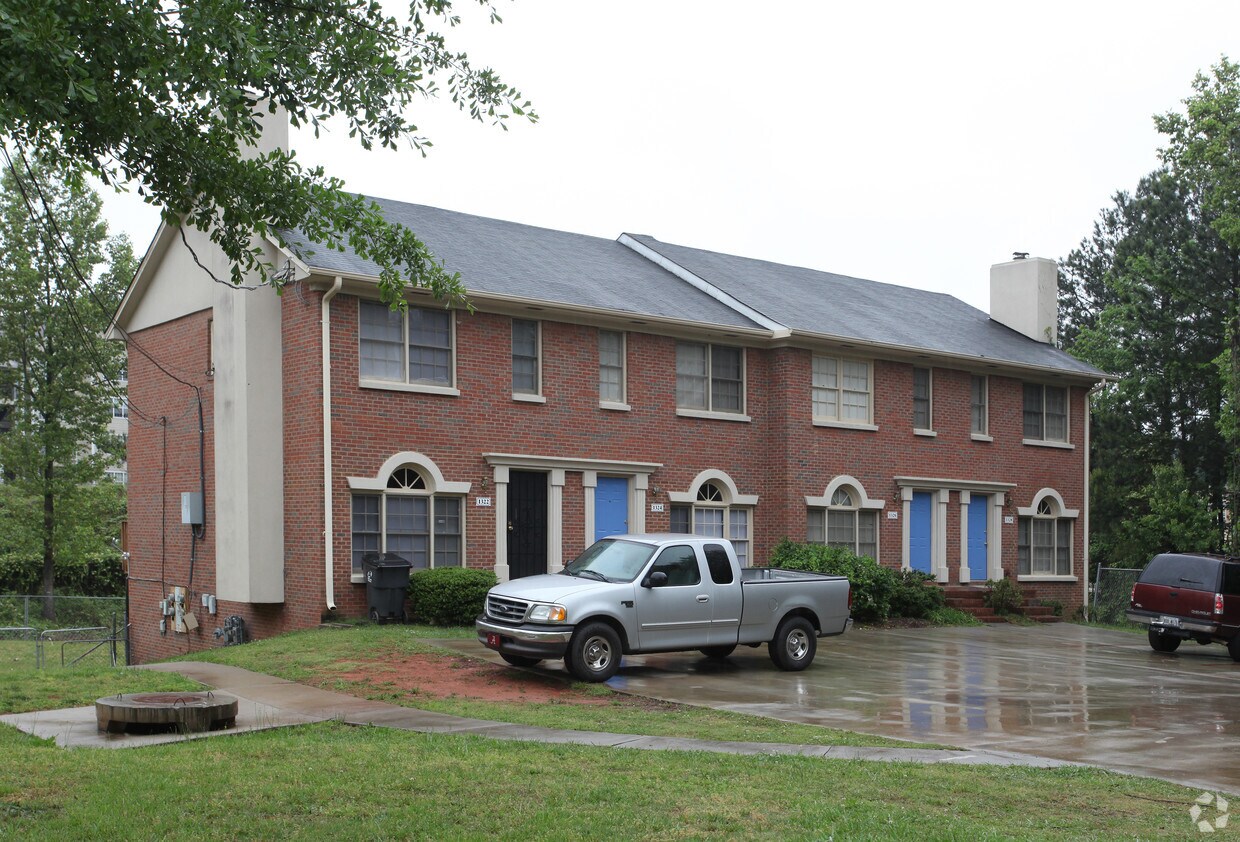 Building Photo - 1322 Sweet Pine Dr