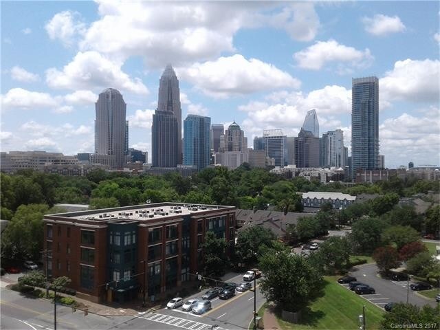 Foto principal - 715 N Graham St