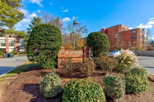 Building Photo - 995 Massachusetts Ave