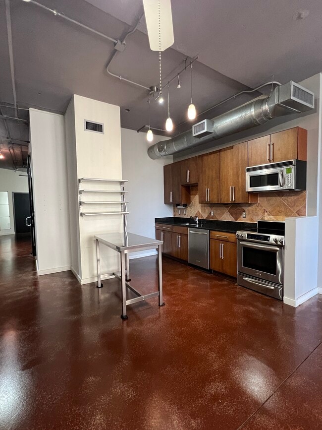 Building Photo - 1122 Jackson St