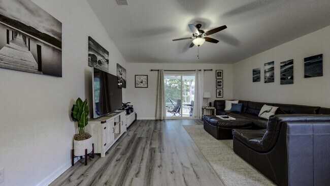 Building Photo - 378 Marquis Way