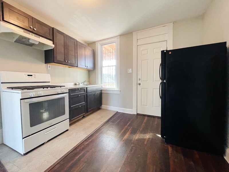 Foto principal - 3241 Cliftmont Ave
