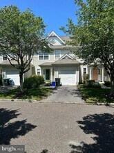 Building Photo - 10 Starboard Ct