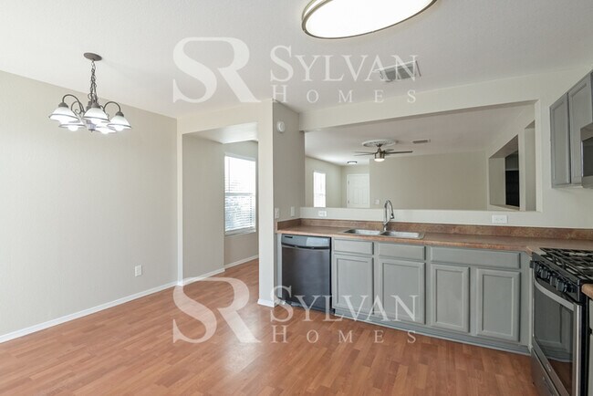 Foto del edificio - Welcome home to this stunning 3 bedroom, 2...