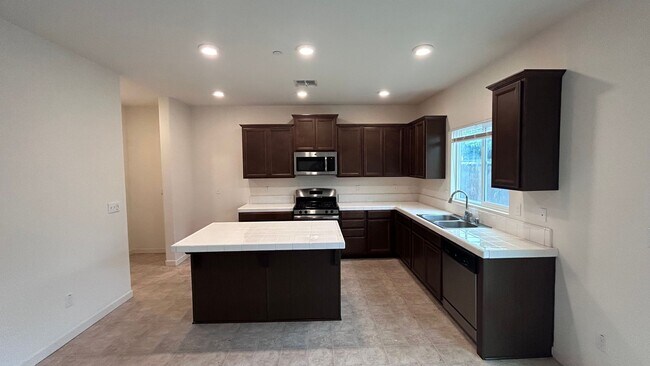 Building Photo - 117 Mono Lake Ct