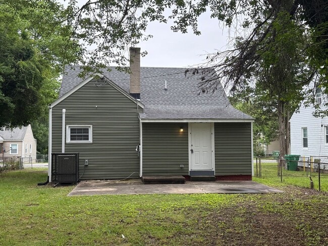 Building Photo - 1419 Overlook St