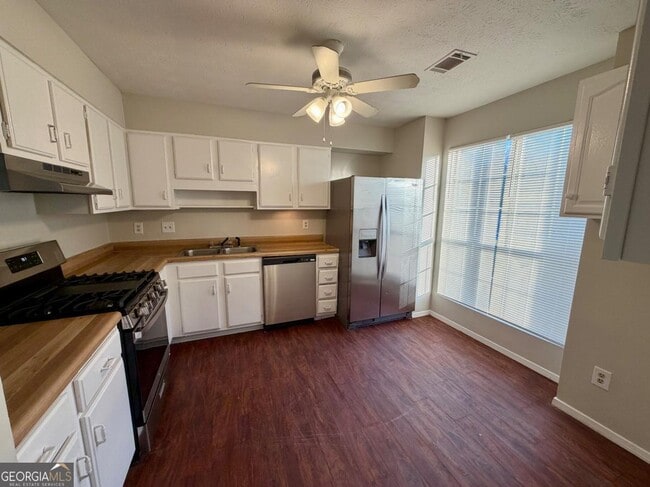 Foto del edificio - 2939 Aspen Woods Entry