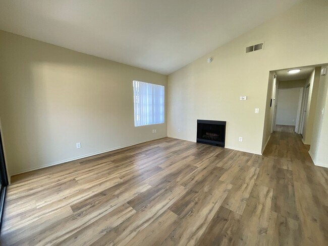 Building Photo - Evergreen Village: Upper 2 Bedroom 2 Bath ...