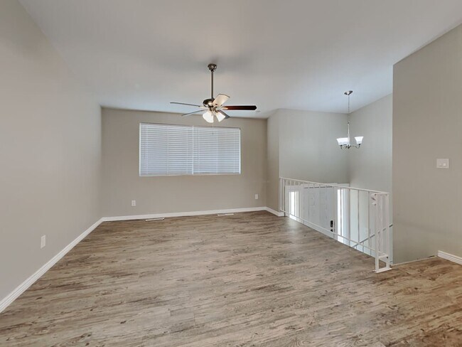 Foto del edificio - 5325 Villa Cir