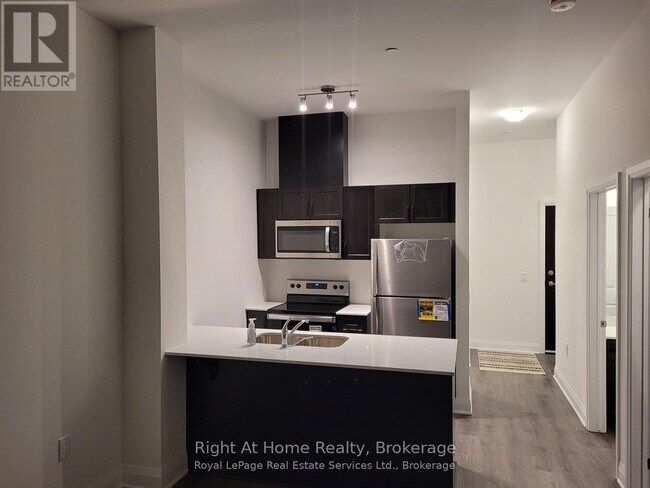 Photo du bâtiment - 1936 Rymal Rd E