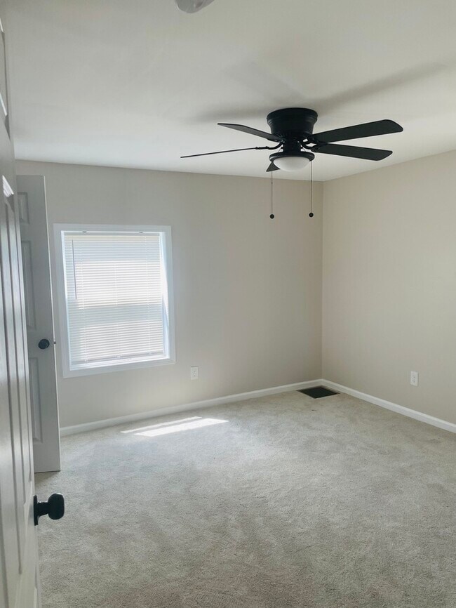 Building Photo - Charming 2 beds 1 baths in Columbus!
