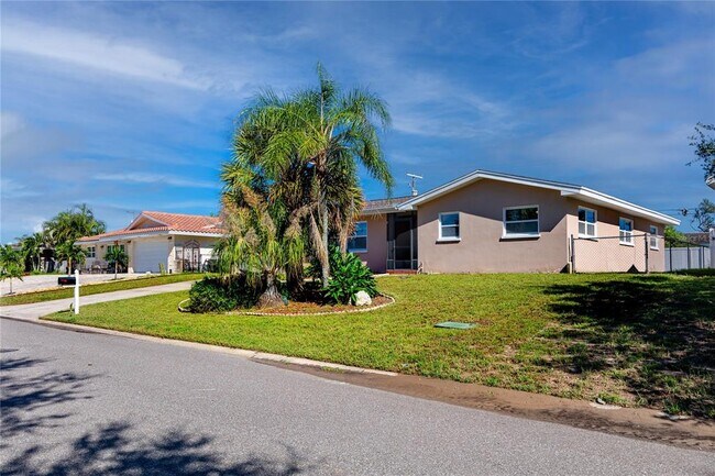 Building Photo - 3747 Shady Bluff Dr