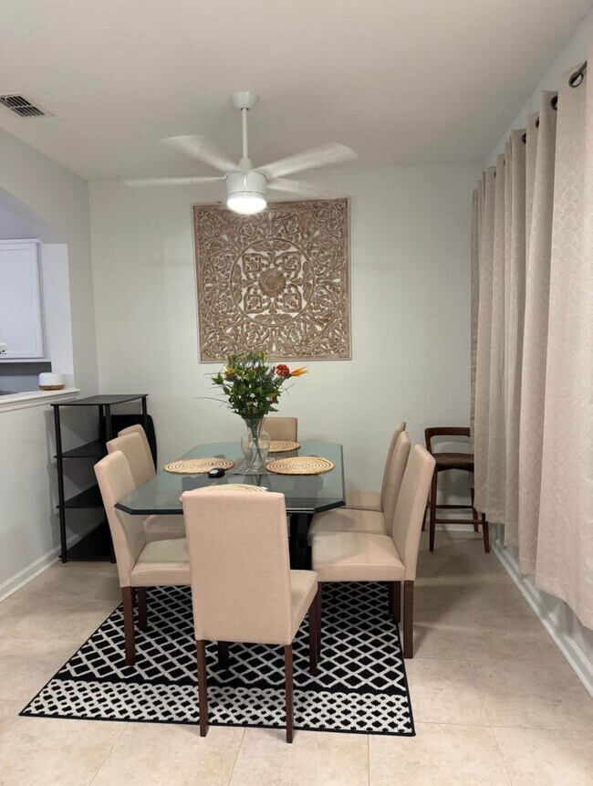 Foto del edificio - 4220 Plantation Oaks Blvd