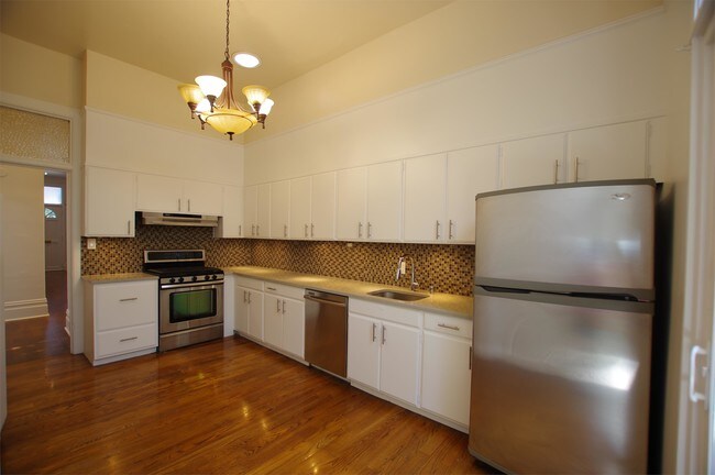 Building Photo - 449 Duboce Ave