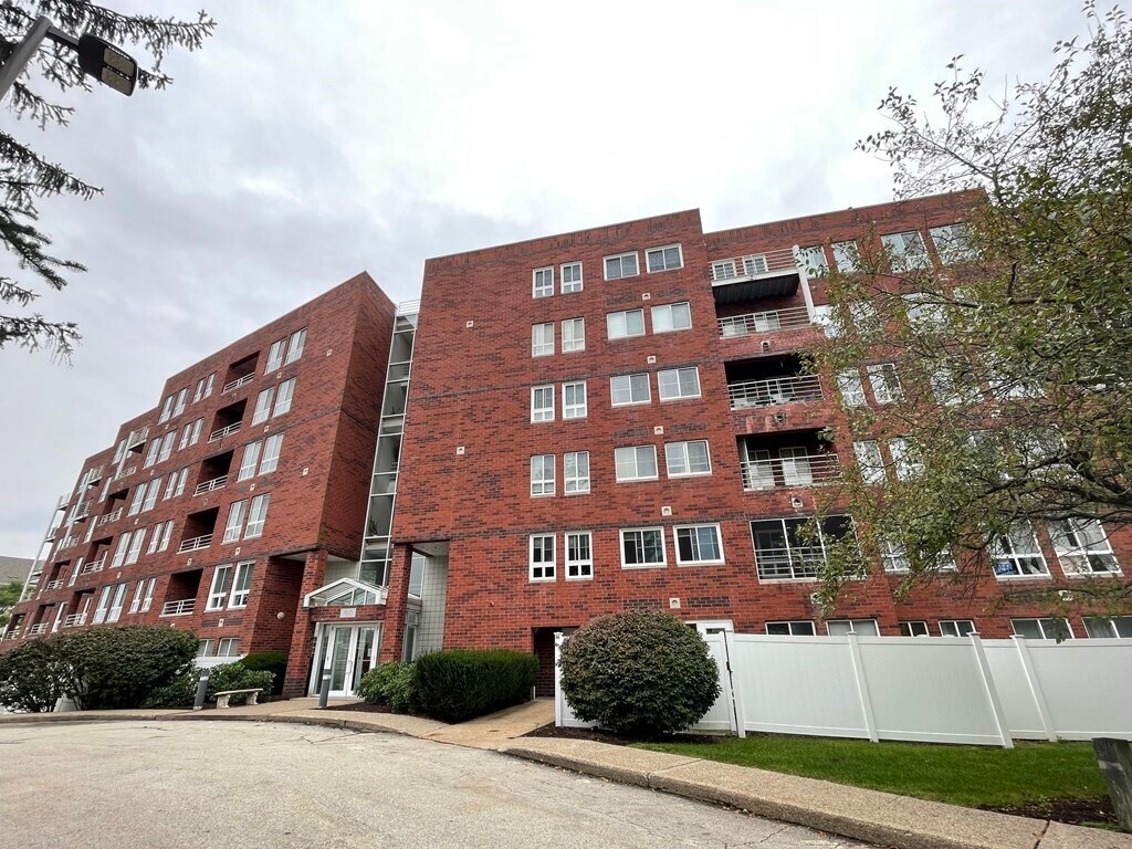 Foto principal - 160 Burkhall St