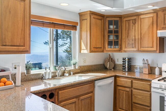 Building Photo - 26454 Apache Trail
