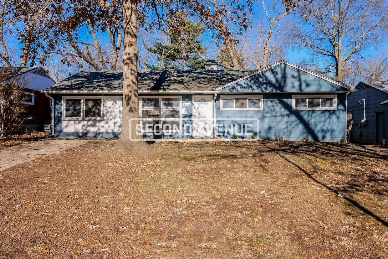 Primary Photo - 7504 E 111th Ter