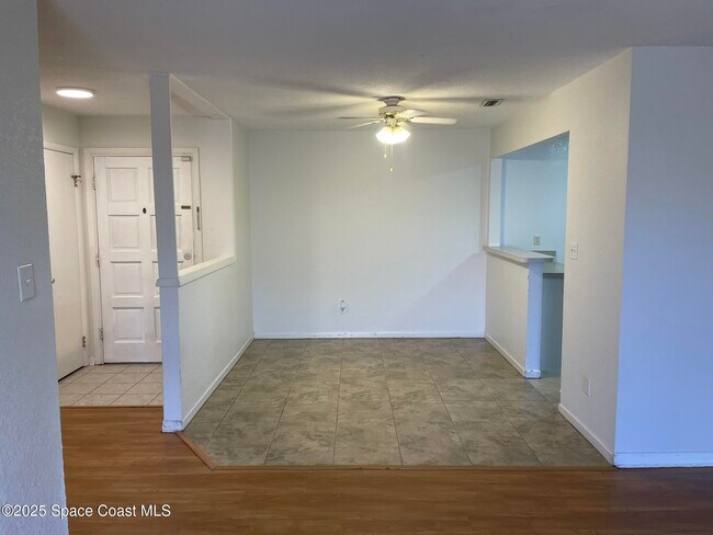 Building Photo - 580 Sunrise Dr