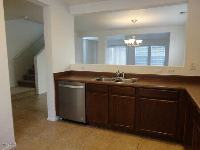 Foto del edificio - WATERFORD SQUARE COMMUNITY 3 BED 2.5 BATH