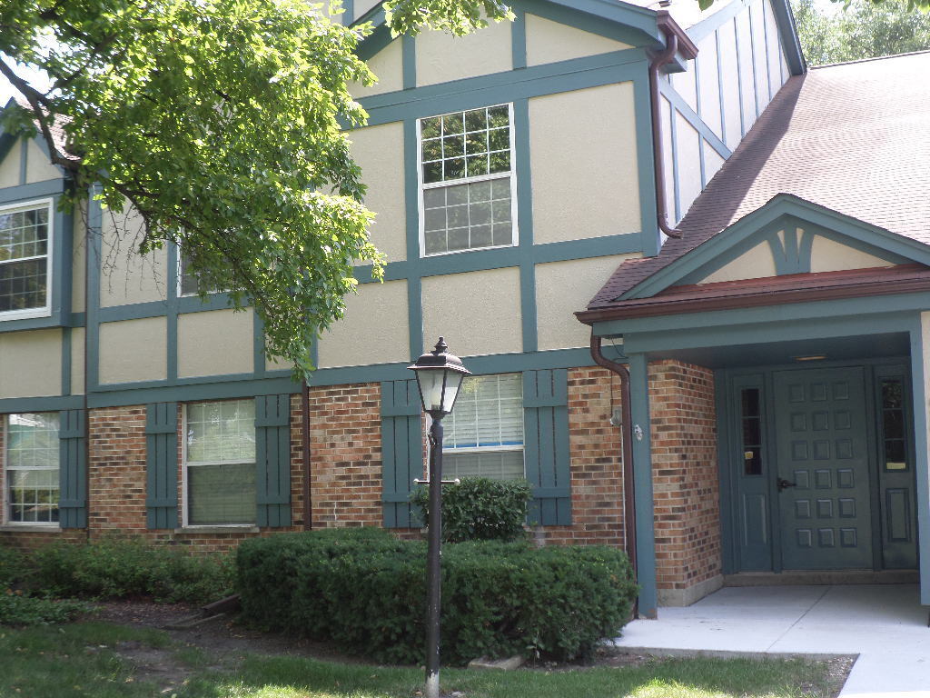 Primary Photo - 1588 Burr Oak Ct