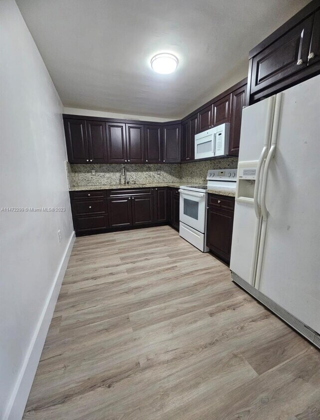 Primary Photo - 10000 NW 80th Ct