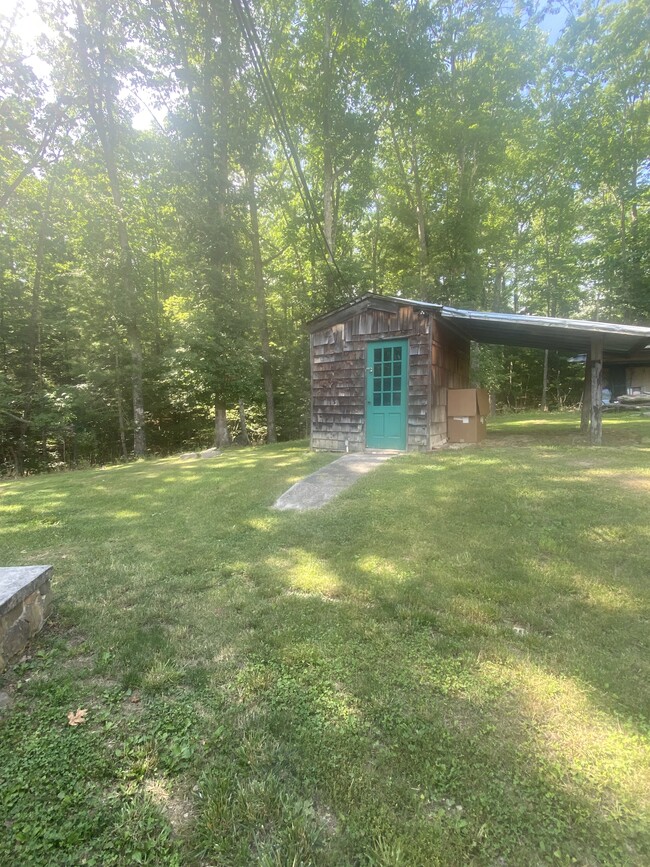 Foto del edificio - 986 Craig Creek Rd
