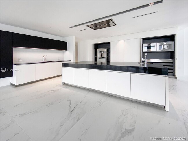 Foto del edificio - 1000 Biscayne Blvd