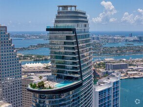 Building Photo - 300 Biscayne Blvd Way