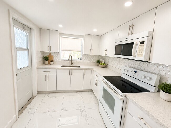 Foto del edificio - 1850 NE 169th St