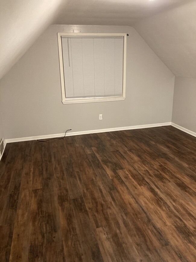 Advertised Bedroom - Angle #2 - 2109 E 11 Mile Rd