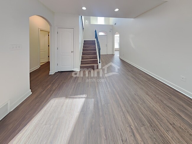 Building Photo - 9664 Woodland Creek Ln