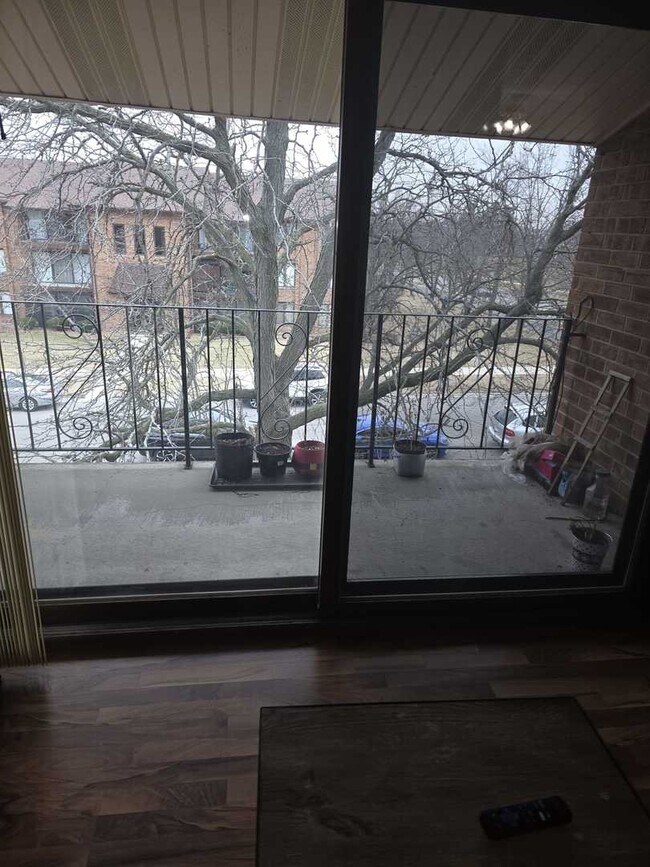 Building Photo - 9950 Treetop Dr