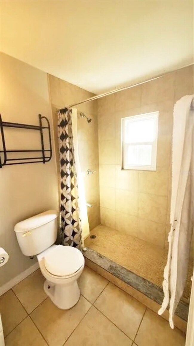 Foto del edificio - 7400 Riverbank Dr