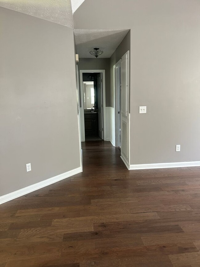Building Photo - 3 bd 2 ba home on a cul de sac