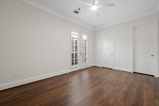 Foto del edificio - 1918 Greenwich Terrace Dr