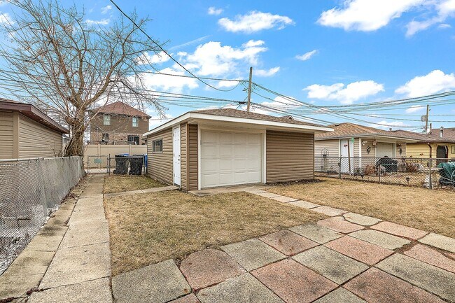 Foto del edificio - 11242 S Whipple St