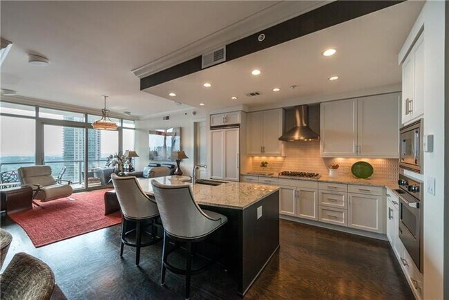 Foto del edificio - 3630 Peachtree Rd NE