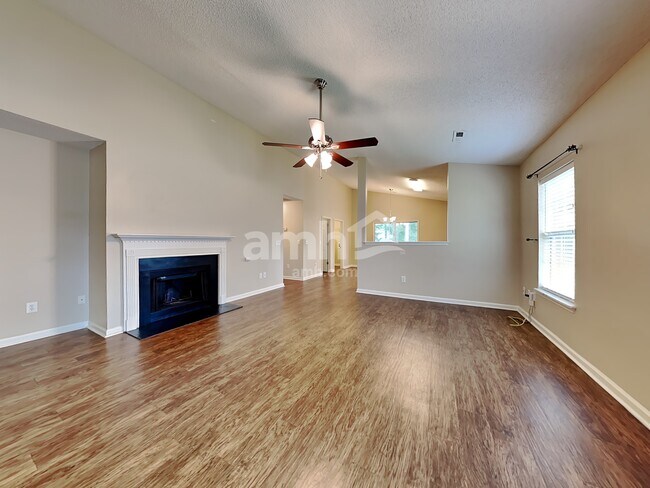 Building Photo - 108 Elbow Cir