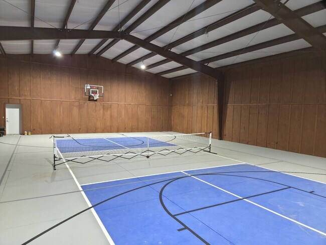 Foto del edificio - 7625 N Williamson Valley Rd