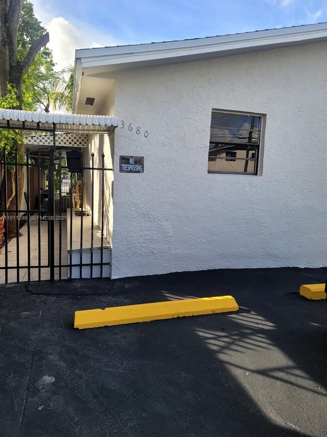 Foto del edificio - 3680 NW 20th Ct