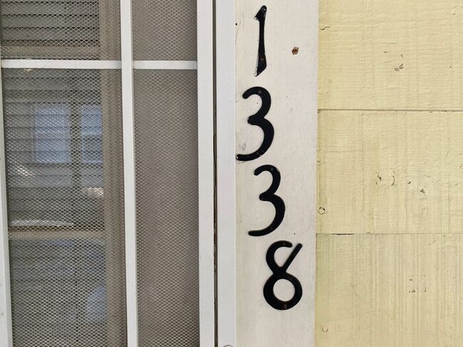 Building Photo - Move-In Ready Studio Apartment